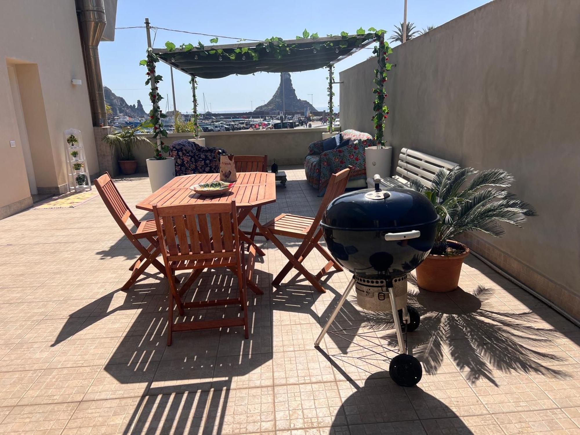 Terrazza Faraglioni Apartment Aci Trezza Exterior photo